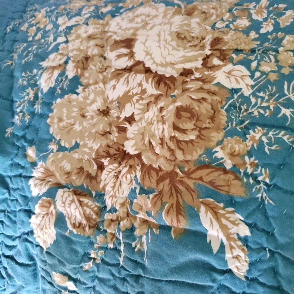 Hand stitched Queen size Quilt CHARTER CLUB - MACY'S WYSIWYG